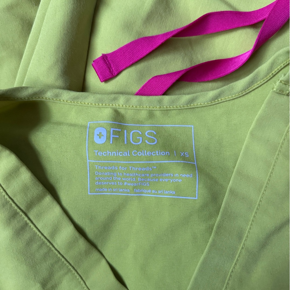Figs Lime Green Scrub Top and pants set. S petite joggers and S top